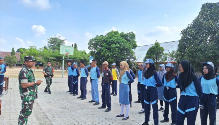Prajurit Koramil 411-09 SS Latih PBB di SMK
