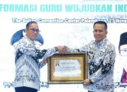 PJ Gubernur Sumsel Terima Penghargaan di Hari Guru dari PGRI
