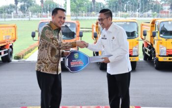 Pemkot Palembang Terima 15 Unit Mobil Kebersihan Bantuan Pemprov Sumsel