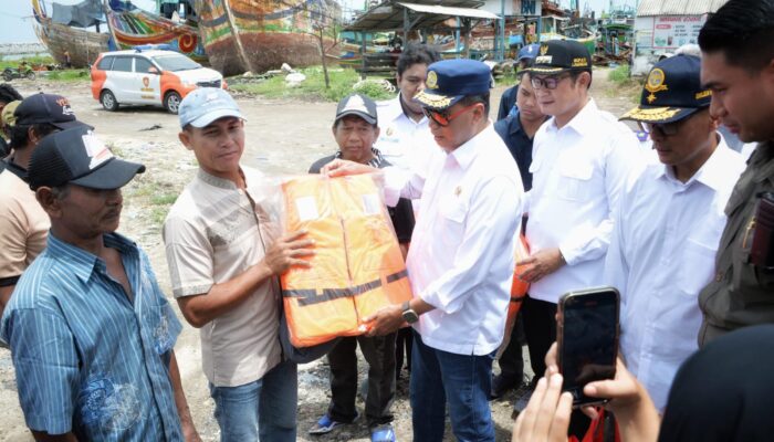 Menhub Konsolidasikan Perbaikan Pelabuhan Perikanan di Lamongan