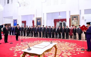 Presiden Jokowi Lantik Hadi Tjahjanto Sebagai Menko Polhukam, AHY Jadi Menteri ATR
