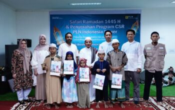 Berbagi Kebahagiaan, PLN Indonesia Power UBP Keramasan Berikan Santunan Bantuan Dana Pendidikan Anak Duafa