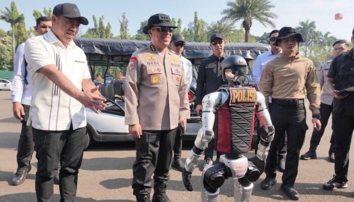 Robot Polisi Tampil Perdana di Monas, Polri Mulai Era Inovasi Digital