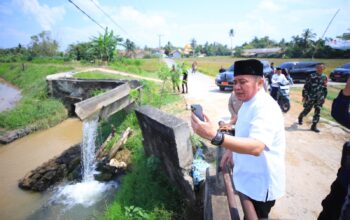 Petani Tak Boleh Dirugikan! Herman Deru Tinjau Langsung Irigasi Rusak di OKU Timur