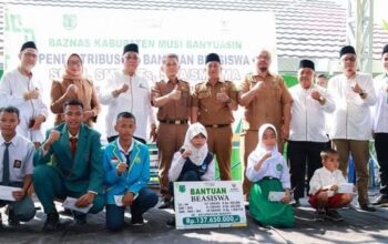 Baznas Muba Kucurkan Beasiswa untuk 236 Siswa Kurang Mampu di Sekayu