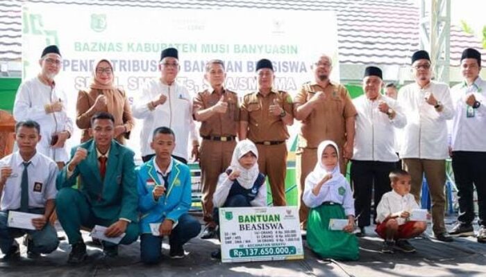 Baznas Muba Kucurkan Beasiswa untuk 236 Siswa Kurang Mampu di Sekayu