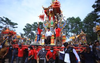 Adat Bali di Bumi Komering, Herman Deru Dapat Gelar Pelinggih Agung