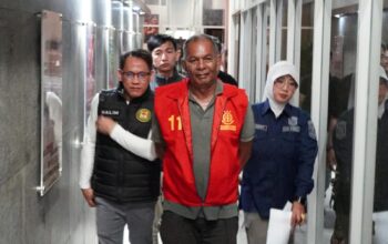 Sopir DPO Lakalantas Dicokok Tim Tabur Kejati Sumsel Saat Isi BBM, Buron Sejak 2021