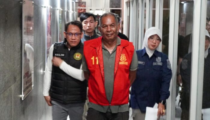 Sopir DPO Lakalantas Dicokok Tim Tabur Kejati Sumsel Saat Isi BBM, Buron Sejak 2021