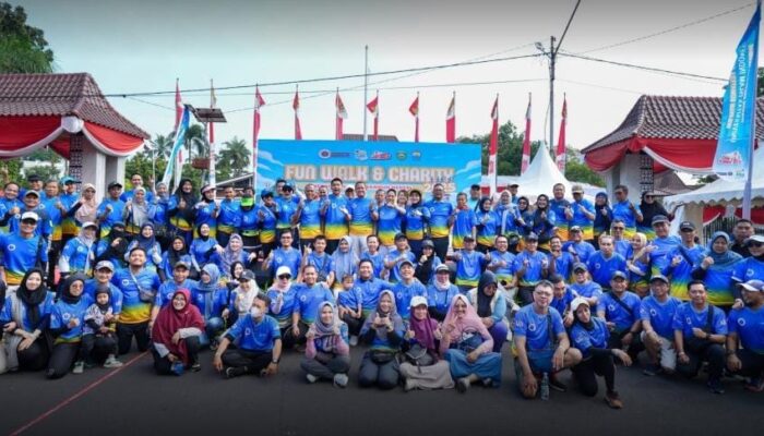 Meriahkan HUT RI ke-80, IKA UII Gelar Jalan Sehat dan Baksos di Palembang