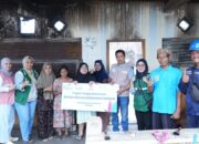 Respons Cepat, PLN IP UBP Keramasan Bantu Warga Korban Kebakaran di Kelurahan Kemang Agung Palembang