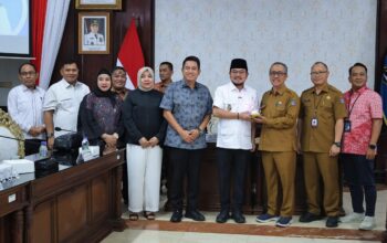 Pemkot Palembang Dalami Pengelolaan Gas dan Reklame di Kota Surabaya