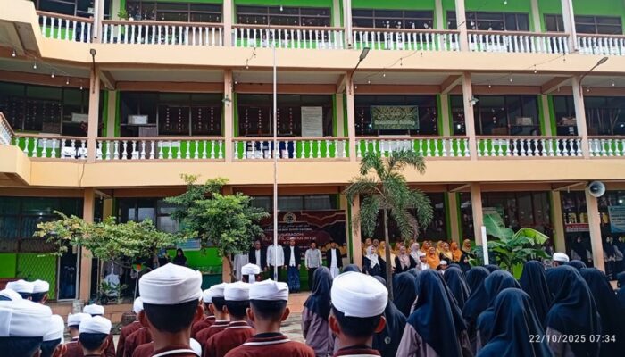 PonPes Nurul Qomar Kobarkan Semangat Hari Santri Nasional di Palembang