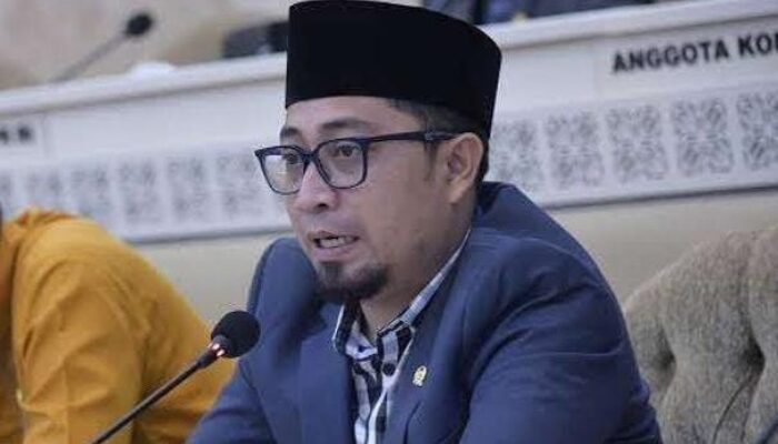 Dana Publik Mengendap Rp 234 Triliun, DPR Nilai Pemda Tak Maksimal Layani Warga