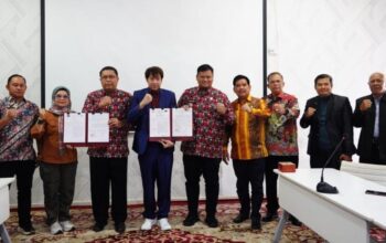 Dorong Pertumbuhan Ekonomi, Banyuasin Teken Kerjasama Penerangan Jalan Tenaga Surya