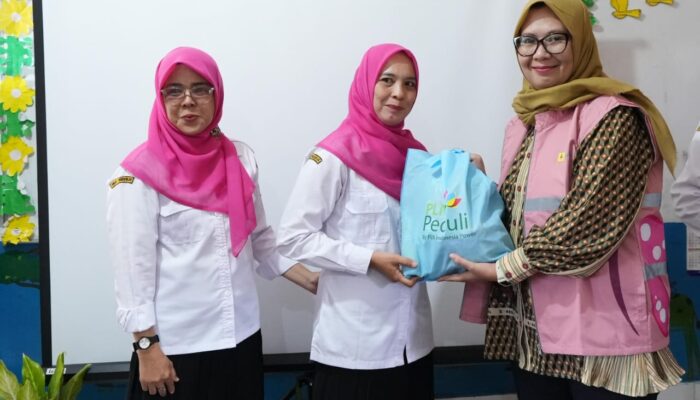 Srikandi PLN Indonesia Power UBP Keramasan Salurkan Bantuan dan Edukasi Gizi, Wujud Nyata PLN Hadir untuk Rakyat