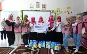 Wujud PLN Hadir untuk Rakyat, PLN IP UBP Keramasan Beri Bantuan Perbaikan Fasilitas Pendidikan di TK Elektrina Keramasan