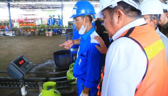 Kasus “Suntik” LPG Subsidi Terbongkar, Gubernur Sumsel Turun Cek Pengisian di SPPBE