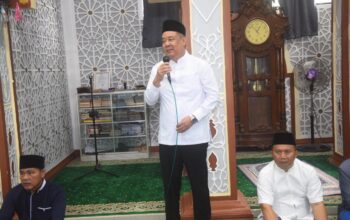 Salat Jumat di Kampung Halaman, Wagub Sumsel Cik Ujang Kenang Masa Kecil