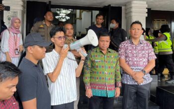 Disebut Tak Berkompeten, Kadisdik kota Palembang Didemo Mahasiswa