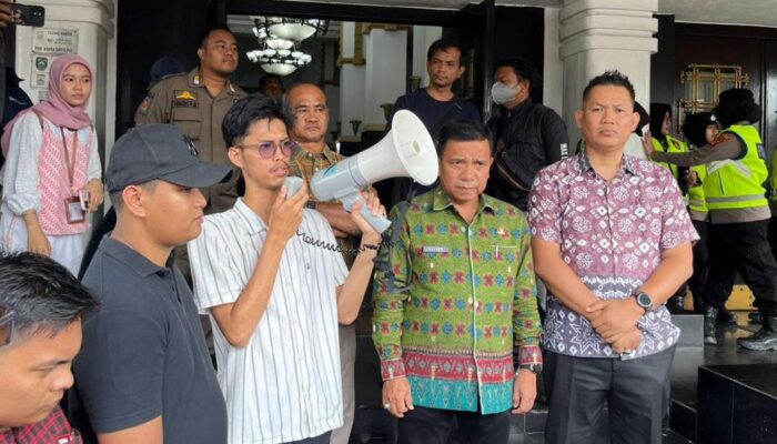 Disebut Tak Berkompeten, Kadisdik kota Palembang Didemo Mahasiswa