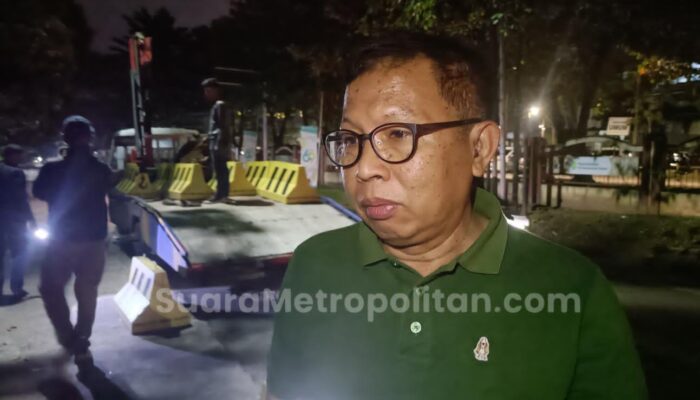 Imbas Parkir RSMH Meluber, Dishub Palembang Pasang Batu Pembatas di Jalan Madang