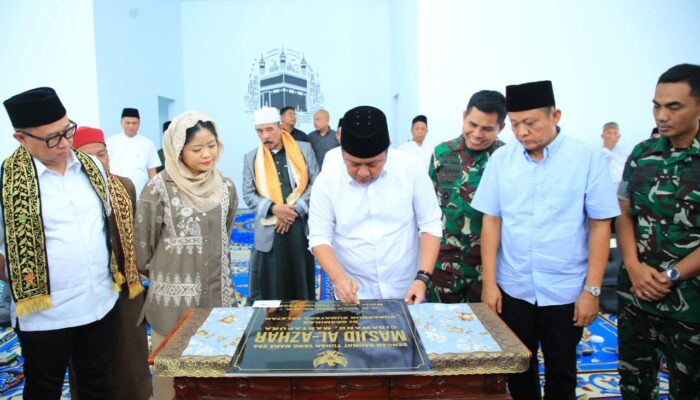 Herman Deru Resmikan Masjid Al Azhar Cidawang, Warga OKU Timur Tunjukkan Semangat Gotong Royong