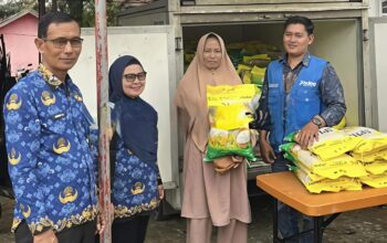 Beras SPHP 2 Ton dan Minyak 1 Ton Digelontorkan, Operasi Pasar Muratara Diserbu Warga Nibung