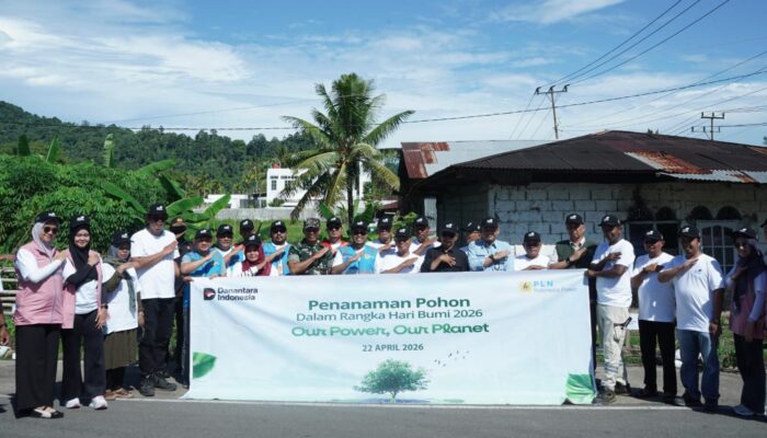 Peringati Hari Bumi, PT PLN Indonesia Power UBP Teluk Sirih Gelar Aksi Penanaman Pohon