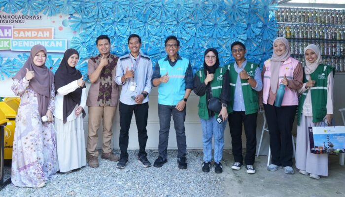 PLN Indonesia Power UBP Keramasan Jalin Kolaborasi Strategis Melalui Program Sedekah Sampah untuk Pendidikan