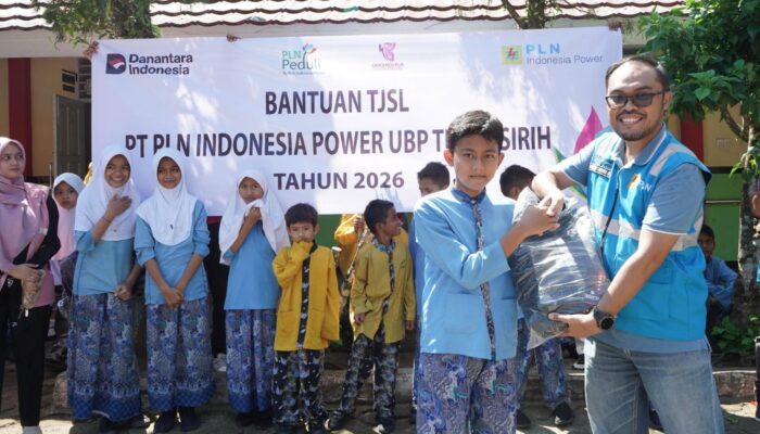 Wujud Kepedulian Pendidikan, PLN Indonesia Power UBP Teluk Sirih Salurkan Bantuan Fasilitas Senilai Rp 45 Juta ke SDN 10 Koto