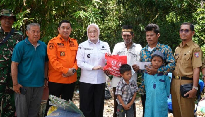 Wabup Banyuasin Santuni Keluarga Korban Tenggelam di Rambutan, Ingatkan Warga Waspadai Buaya