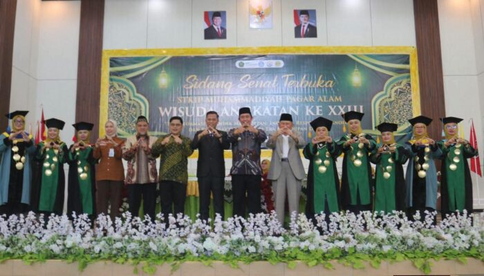 Wali Kota Ludi Oliansyah Pesan Wisudawan STKIP Muhammadiyah: Sejukkan Pagar Alam dengan Ilmu