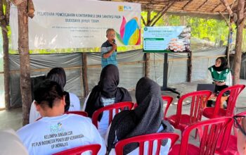 PLN Indonesia Power UBP Keramasan UP Indralaya Gelar Pelatihan Pencegahan Kontaminasi dan Sanitasi Budidaya Jamur Tiram di Kelurahan Timbangan