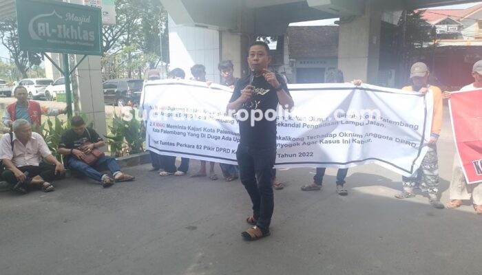 KERAS! Aksi di Kejari, K MAKI Desak Panggil Wawako Prima Salam dalam Kasus Dugaan Korupsi Lampu Jalan