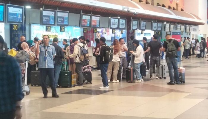 Erupsi Anak Gunung Krakatau Berdampak ke Penerbangan SMB II, 11 Flight Menuju dan dari Jakarta Dibatalkan