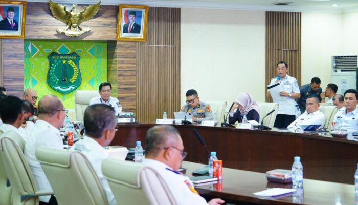 Bupati Toha Minta Perusahaan Bantu Padamkan Api dalam Radius 5 Km