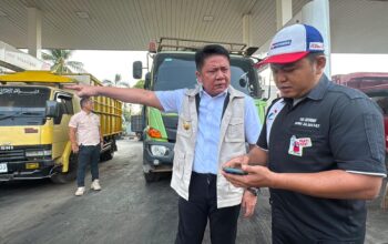 Sopir Truk Antre Solar Belasan Jam, Gubernur Herman Deru Minta Pertamina Segera Kirim Pasokan