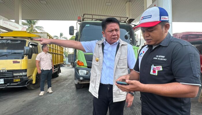 Sopir Truk Antre Solar Belasan Jam, Gubernur Herman Deru Minta Pertamina Segera Kirim Pasokan