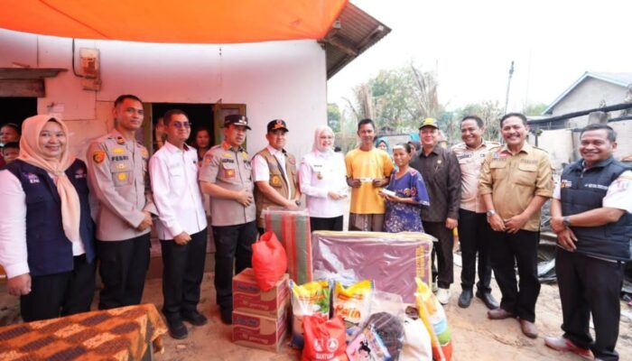 Tak Hanya Bantuan Logistik, Pemkab Banyuasin Urus Dokumen Korban Kebakaran