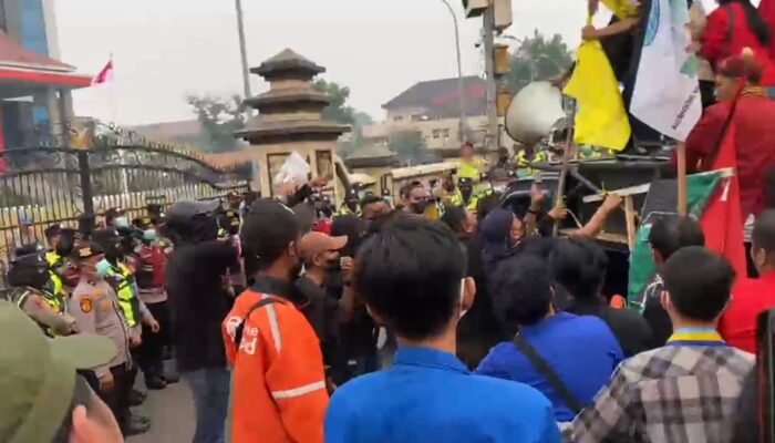 Mahasiswa Desak Polda Sumsel Usut Tuntas Karhutla, Justru Wartawan Mengaku Dapat Intimidasi